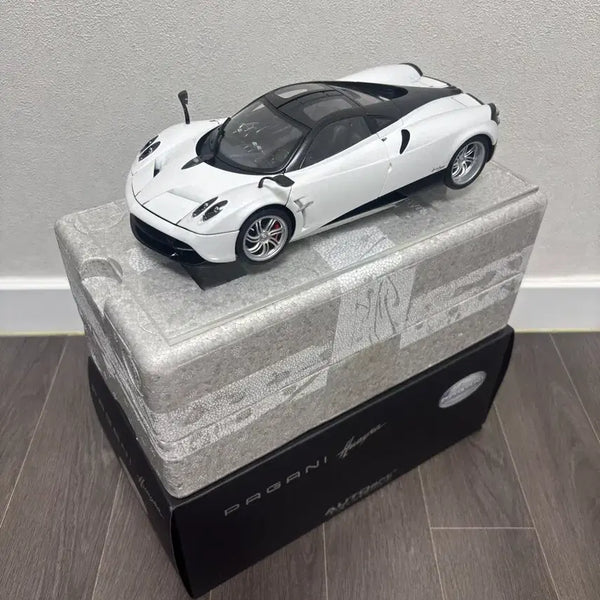 [BUNJANG] Autoart 1:18 Pagani Huayra Diecast Model / 1:18 오토아트 파가니 와이라 다이캐스트