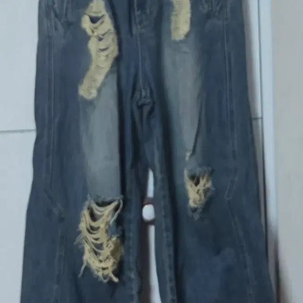 [BUNJANG] Juun.J 23FW Distressed Wide Fit Jeans / 준지 23fw 디스트로이드 와이드 핏 진