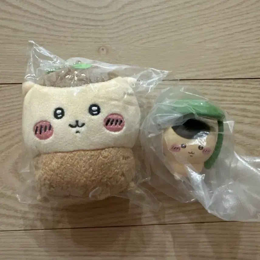 [BUNJANG] Chiikawa Steamed Bun & Umbrella Figure Set / 치이카와 유부 쿠리만주 + 우산 피규어 셋트