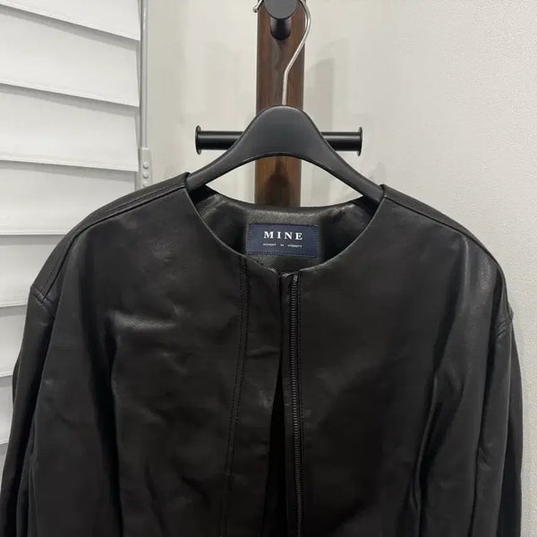 [BUNJANG] MINE Genuine Lambskin Cropped Jacket - Black / MINE 마인 천연 양가죽 크롭 자켓 / 새상품
