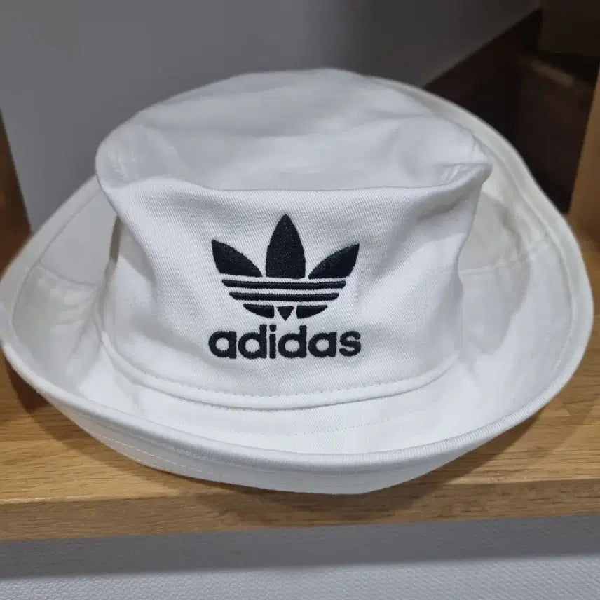[BUNJANG] Adidas Three Stripe Bucket Hat White 100% Cotton / 아디다스 삼선 버킷햇 화이트 면100