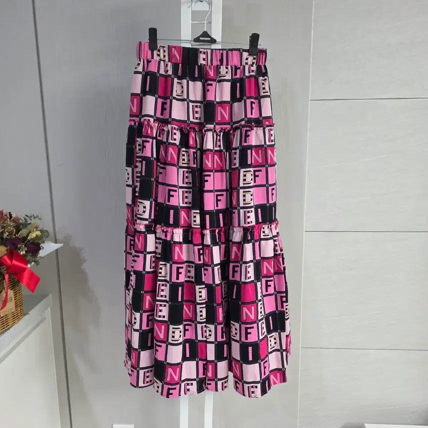 [BUNJANG] Fendi Logo Pattern Midi Skirt / 스커트 핑크