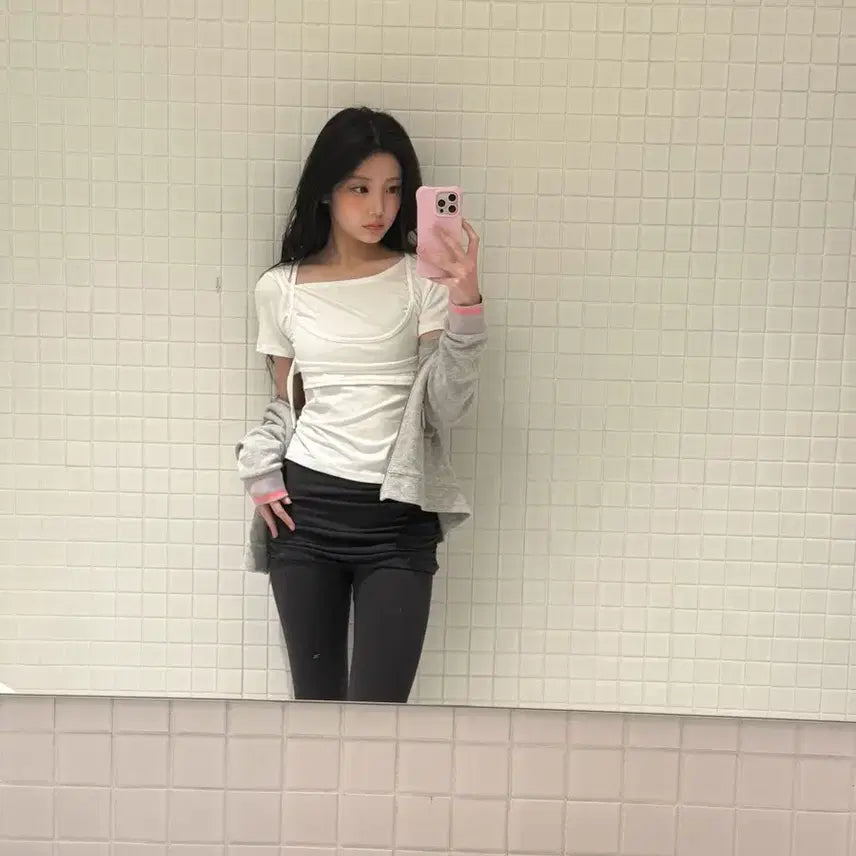 [BUNJANG] Bornn8ked Shirring Capri Leggings & SLIPOVER Layered Half Sleeve Bralette Crop T-Shirt Set / 원희 착장 세트로 팔아요