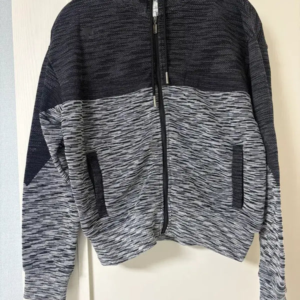 [BUNJANG] Descente Knit Long Sleeve Zip-Up S / 데쌍트 니트 긴팔 집업 S