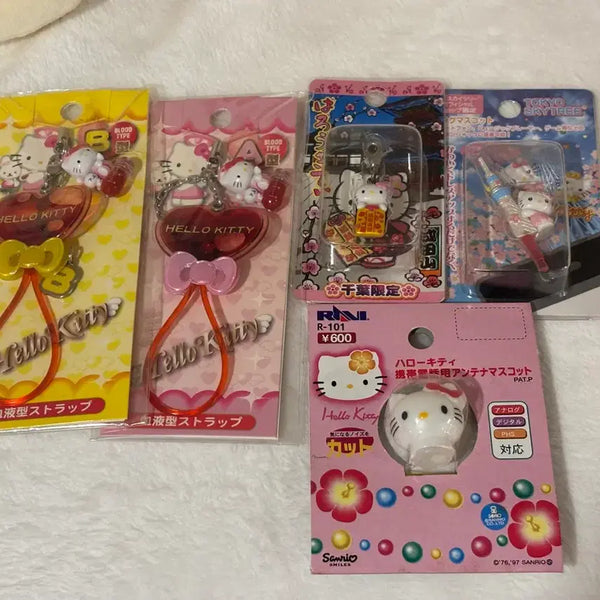 [BUNJANG] Hello Kitty Vintage Strap and Phone Accessory / 키티 고전 스트랩 및 핸드폰 악세사리