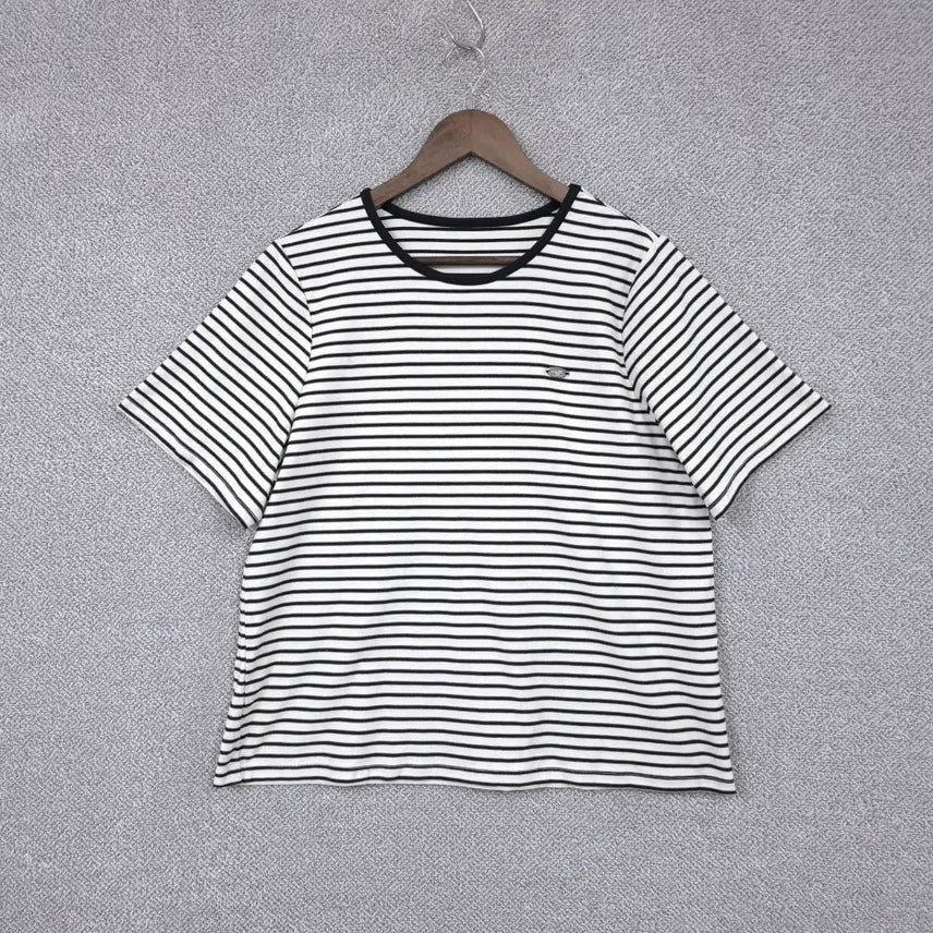 [BUNJANG] Studio de Fe Women's 26SS Mini Metal Logo Striped Short-Sleeve T-Shirt (Size 77-88) / 스튜디오디페 여성 [26SS 최신상] [미니메탈로고] 단가라 반팔 티셔츠 77-88