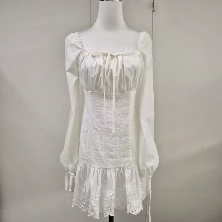 [BUNJANG] Square Neck Puff Sleeve Lace Mini Dress - White / 스퀘어넥 퍼프소매 레이스 원피스 화이트