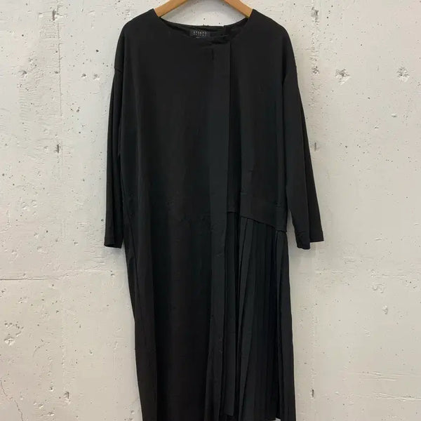 [BUNJANG] ATSURO TAYAMA Black Pleated Long Dress / 아츠로 타야마 블랙 롱 원피스
