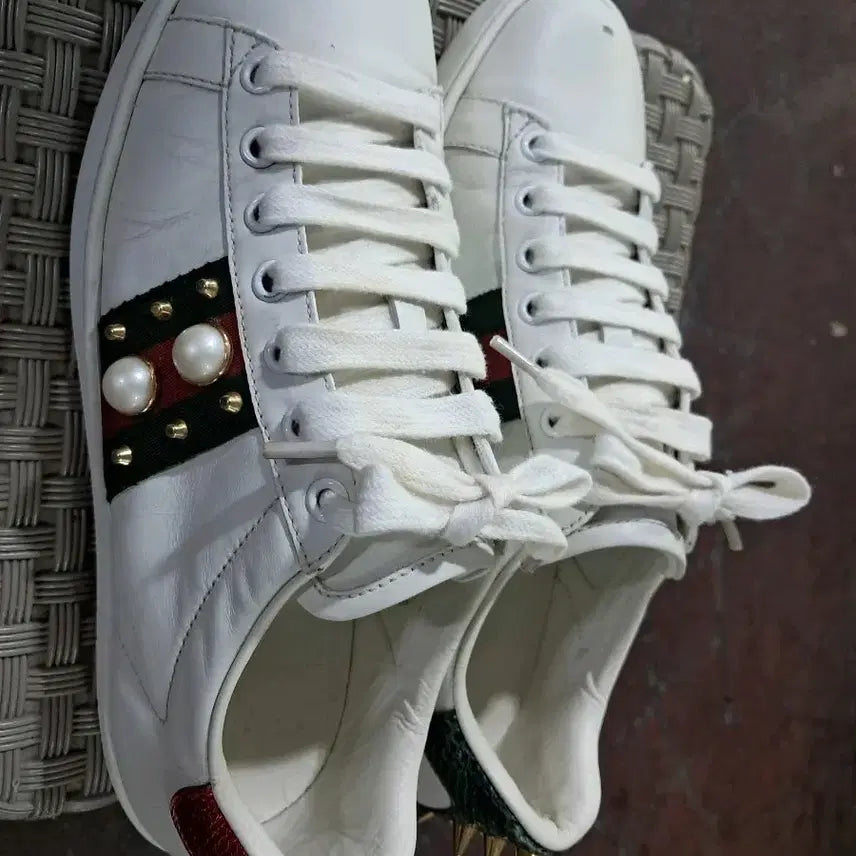 [BUNJANG] Gucci Pearl Studded Leather Sneakers White 37.5 / 구찌 스니커즈  운동화 37.5 245/250