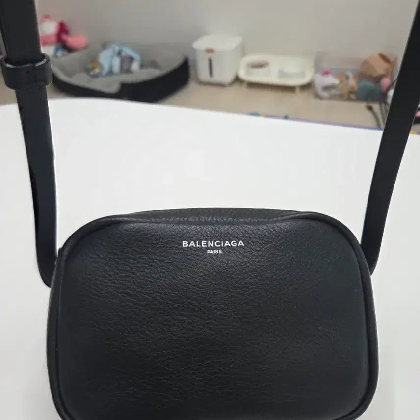 [BUNJANG] Balenciaga Everyday Camera Bag XS Black Leather / 발렌시아가 에브리데이 카메라백 xs