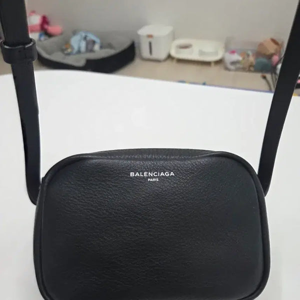 [BUNJANG] Balenciaga Everyday Camera Bag XS Black Leather / 발렌시아가 에브리데이 카메라백 xs