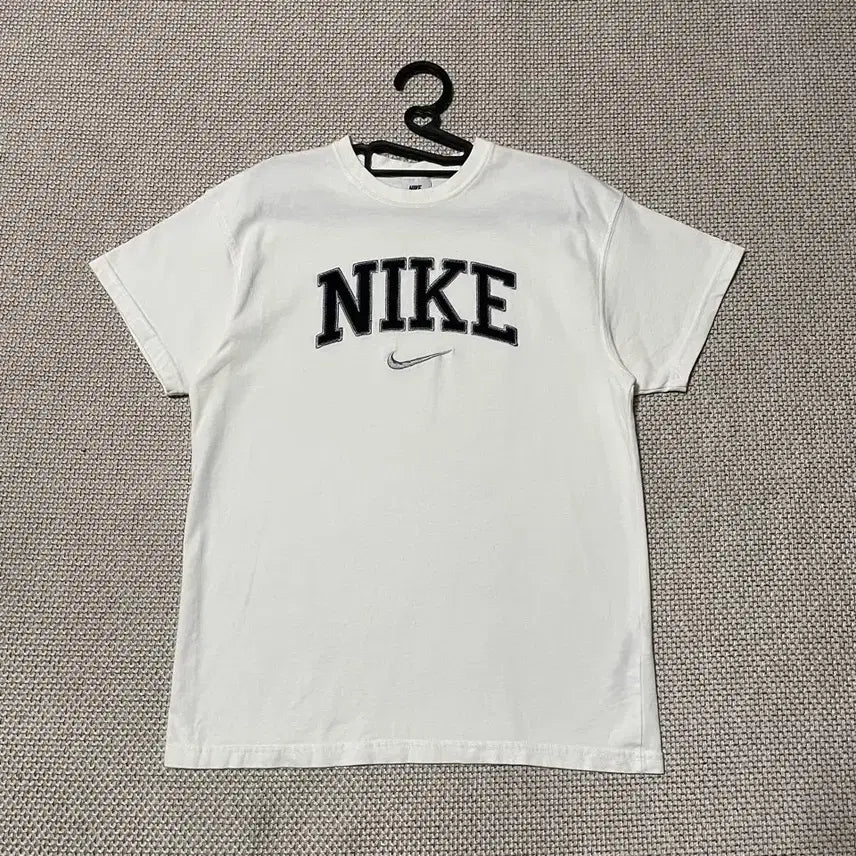 [BUNJANG] Nike Round Neck Short Sleeve T-Shirt S / S 나이키 라운드 반팔티 B.8274