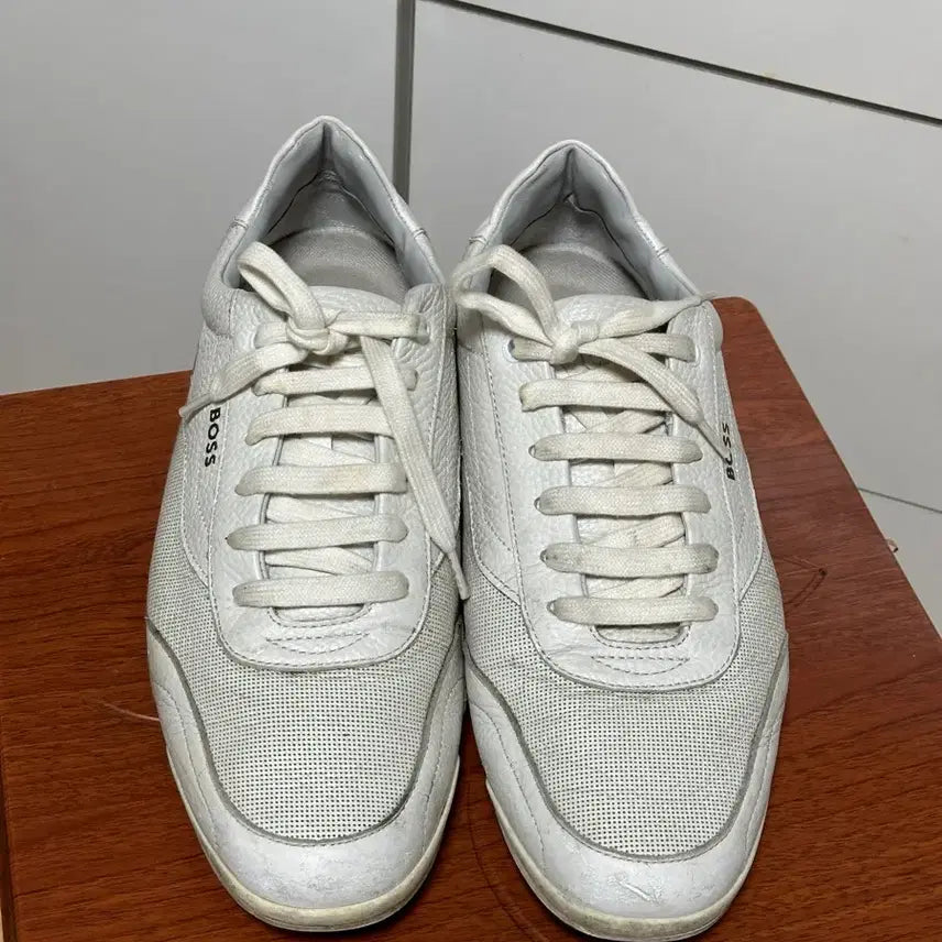 [BUNJANG] BOSS White Leather Sneakers Size 42 / BOSS 화이트 가죽 스니커즈 42