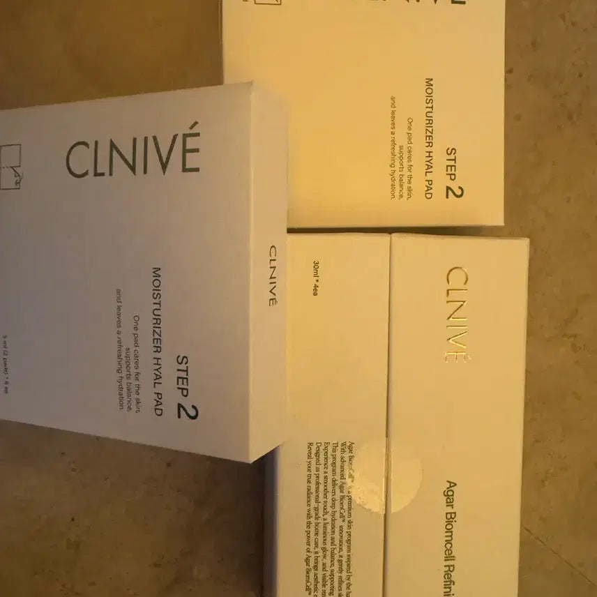 [BUNJANG] Cliv Emulsion Essence Set with Hyal Moisturizer Pad / 끌리베 유화 에센스 입니다