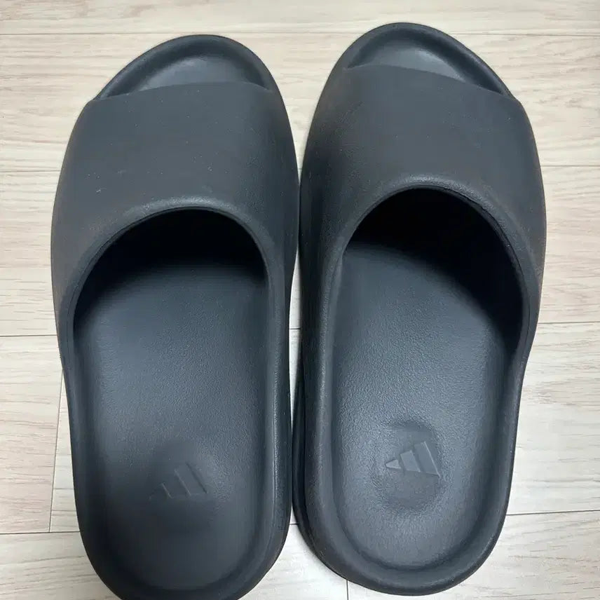 [BUNJANG] Adidas Yeezy Slide Onyx Size 295 / 아디다스 이지슬라이드 오닉스 295사이즈