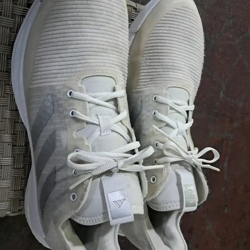 [BUNJANG] Adidas Sneakers White Size 295/300 (US 12.5) / 아디다스 운동화 화이트 12.5 295/300
