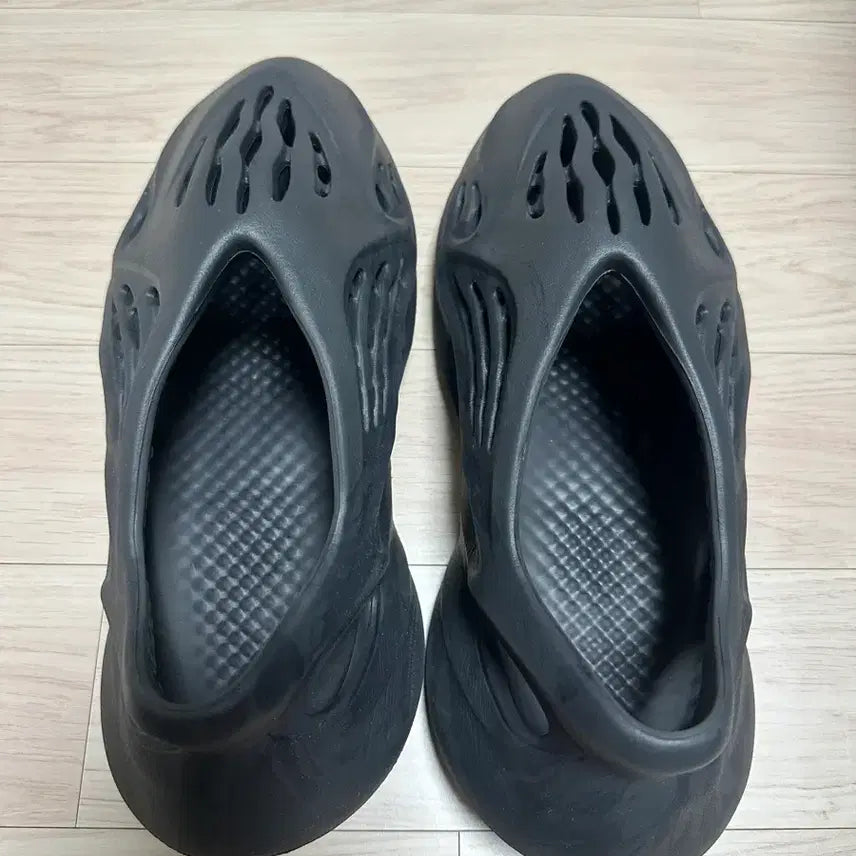 [BUNJANG] Adidas Yeezy Foam Runner Onyx US 10.5 (285mm) / 아디다스 이지 폼 러너 오닉스 285사이즈