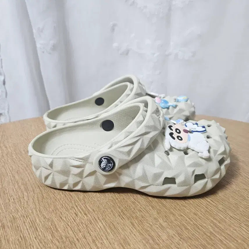 [BUNJANG] Crocs Classic Geometric Clogs (220-225mm) / 크록스 클래식지오메트릭 220~225