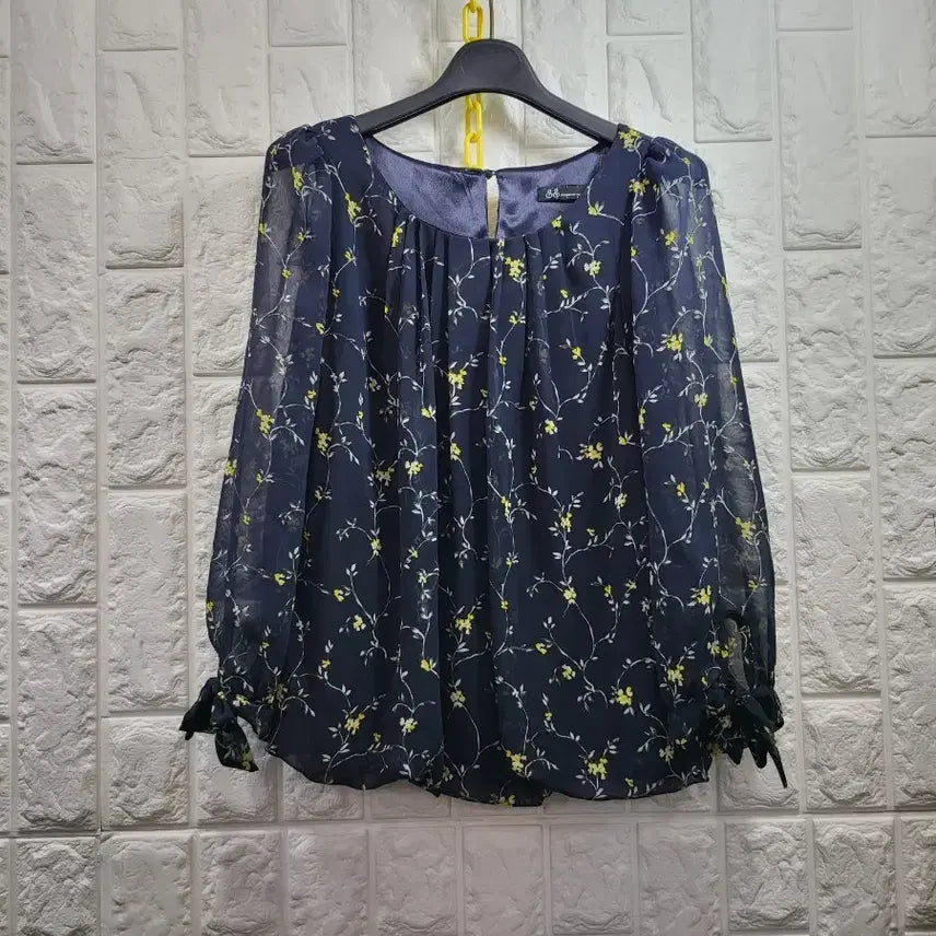 [BUNJANG] Floral Patterned Blouse with Ribbon Detail / 패턴 블라우스