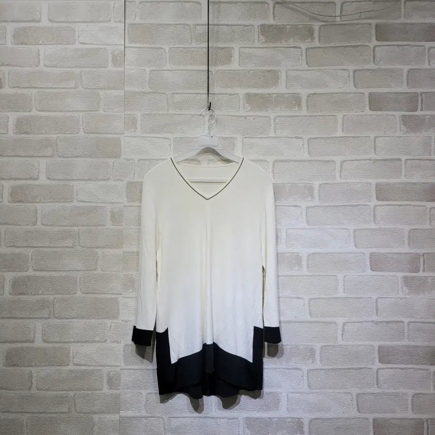 [BUNJANG] V-Neck Knit Sweater (Free Size) / ㅎ866 브이넥 니트 F