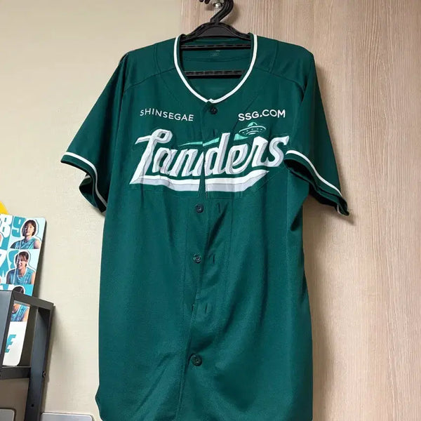[BUNJANG] SSG Landers Lee Ji-young Signed Jersey / SSG랜더스 이지영 선수 마킹 싸인 유니폼