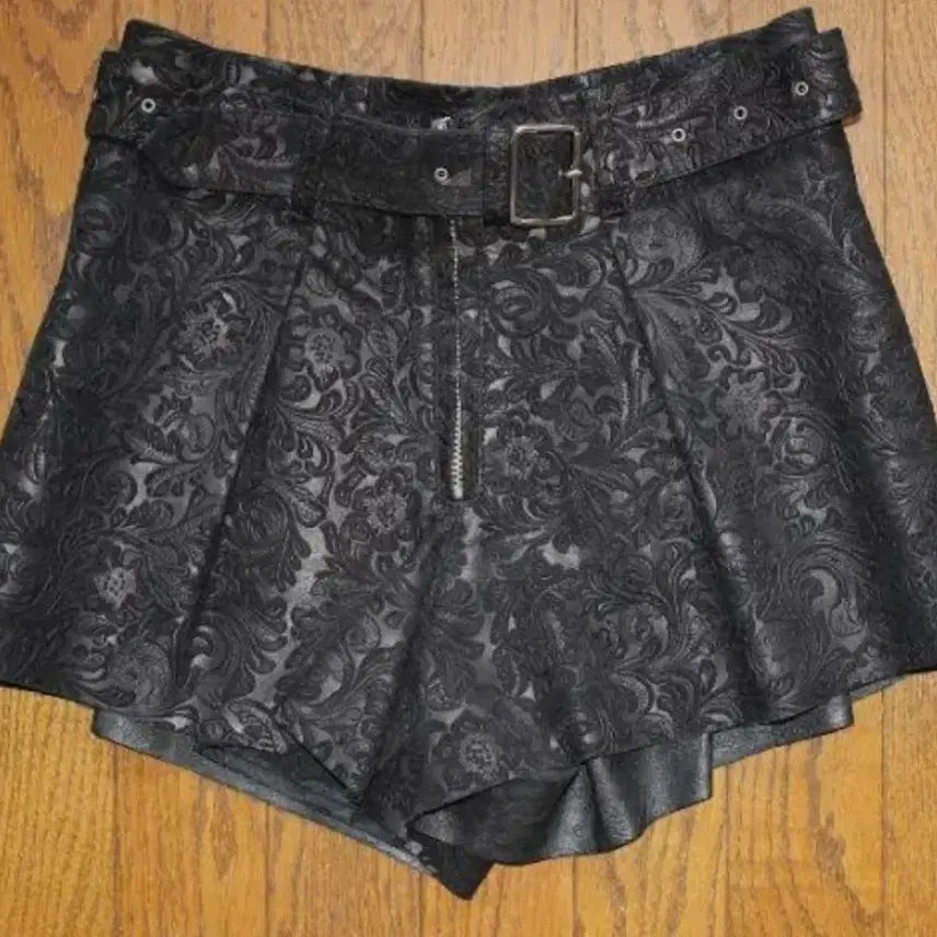 [BUNJANG] Diesel Lambskin Floral Jacquard Shorts / 디젤 양가죽 플로럴자카드 팬츠127