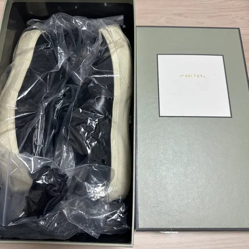 [BUNJANG] Tom Ford Cambridge Sneakers Black Cream Size 8.5 / 톰포드 캠브리지 스니커즈 블랙 크림 8.5사이즈