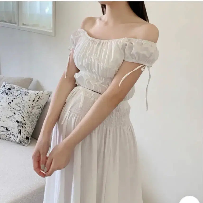 [BUNJANG] Maternity Photoshoot Off-Shoulder Top and Pants Set / 만삭스냅 의상 세트