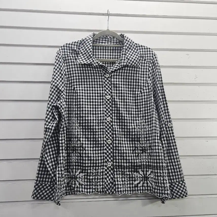 [BUNJANG] Checkered Embroidered Cotton Blouse / 잔체크무늬  자수장식  면 블라우스 66/보물찾기천사