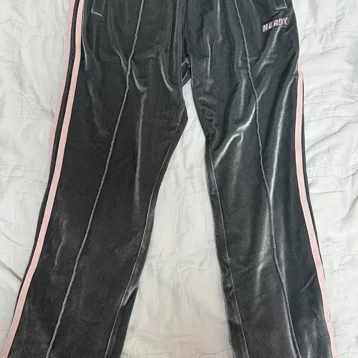 [BUNJANG] NERDY Velvet Training Pants (Size S) / 널디 벨벳 트레이닝복 하의 S