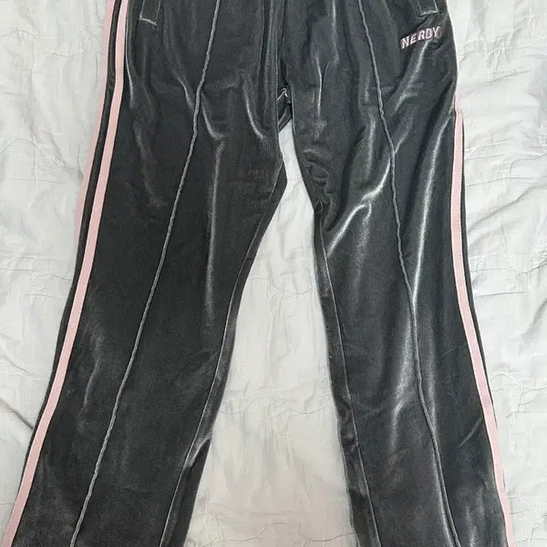 [BUNJANG] NERDY Velvet Training Pants (Size S) / 널디 벨벳 트레이닝복 하의 S