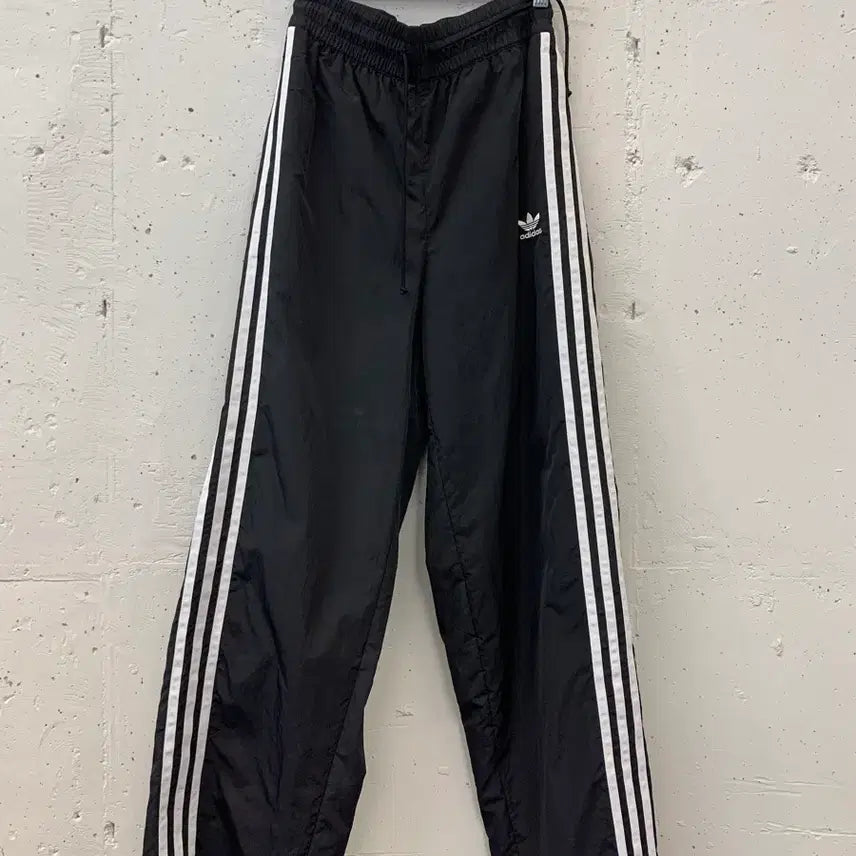 [BUNJANG] Adidas Three-Stripes Side Track Training Pants Black / 아디다스 삼선 사이드 트랙 트레이닝 바지 블랙