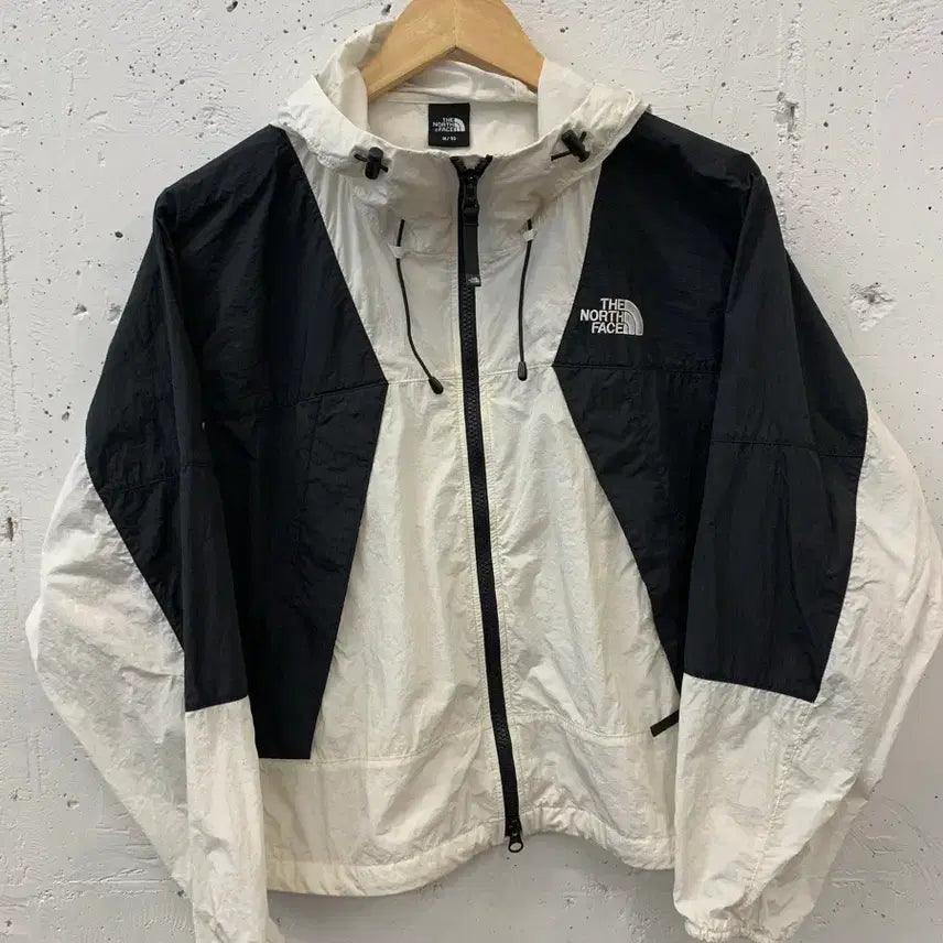 [BUNJANG] The North Face Windbreaker White/Black / 노스페이스 바람막이 흰색/검정색