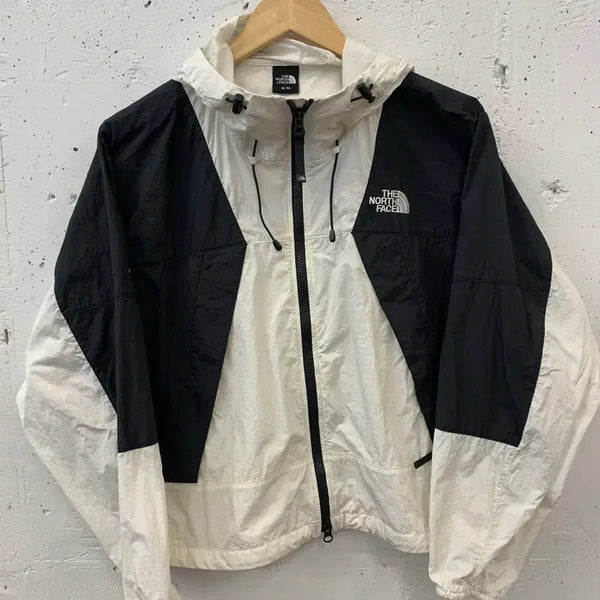[BUNJANG] The North Face Windbreaker White/Black / 노스페이스 바람막이 흰색/검정색