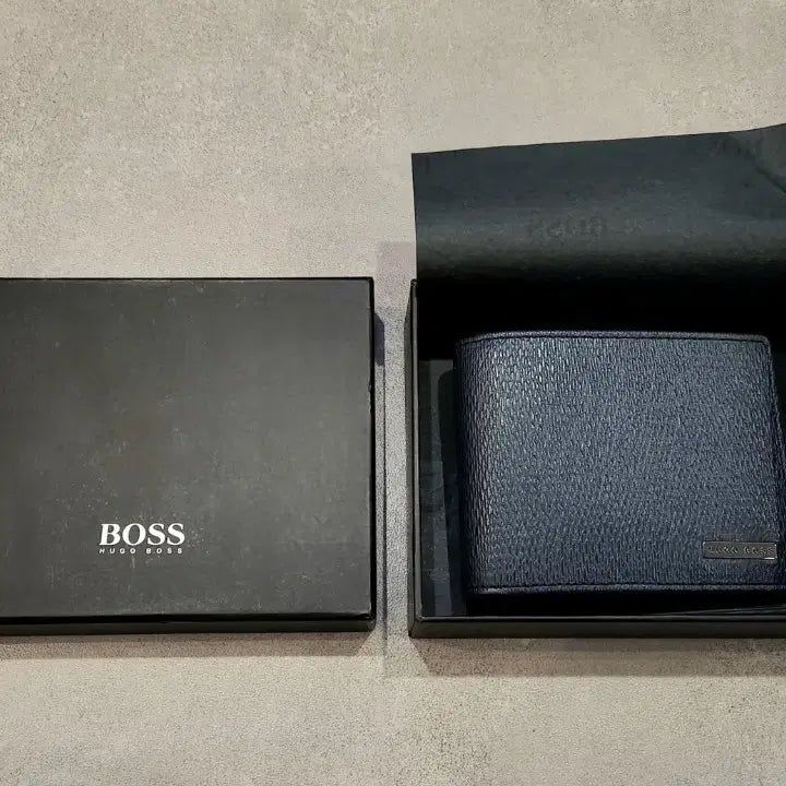 [BUNJANG] Hugo Boss Janople Calfskin Bifold Wallet Deep Navy / (새상품) 휴고보스 hugo boss 잔오플 소가죽 반지갑 월렛