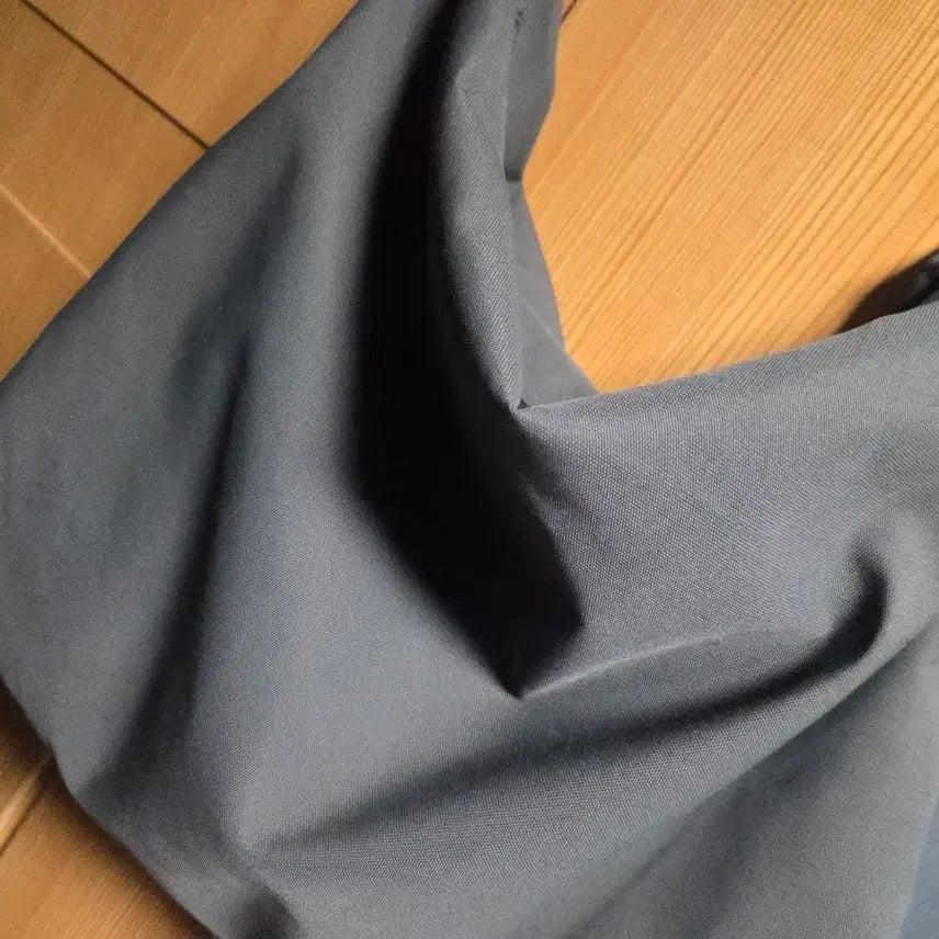 [BUNJANG] Uniqlo Crossbody Bag / 유니클로 크로스백