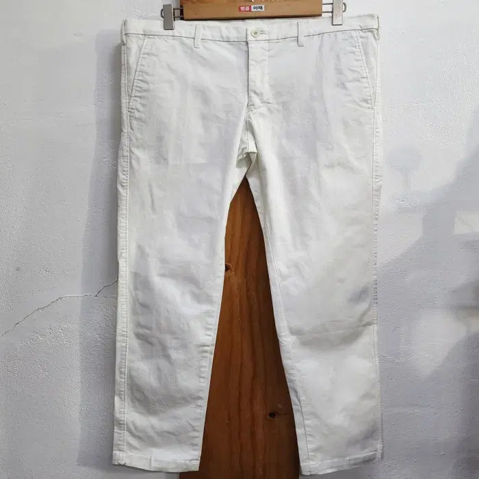 [BUNJANG] Uniqlo White Cotton Span Chino Pants / 유니클로 화이트 코튼 스판 치노 팬츠 35