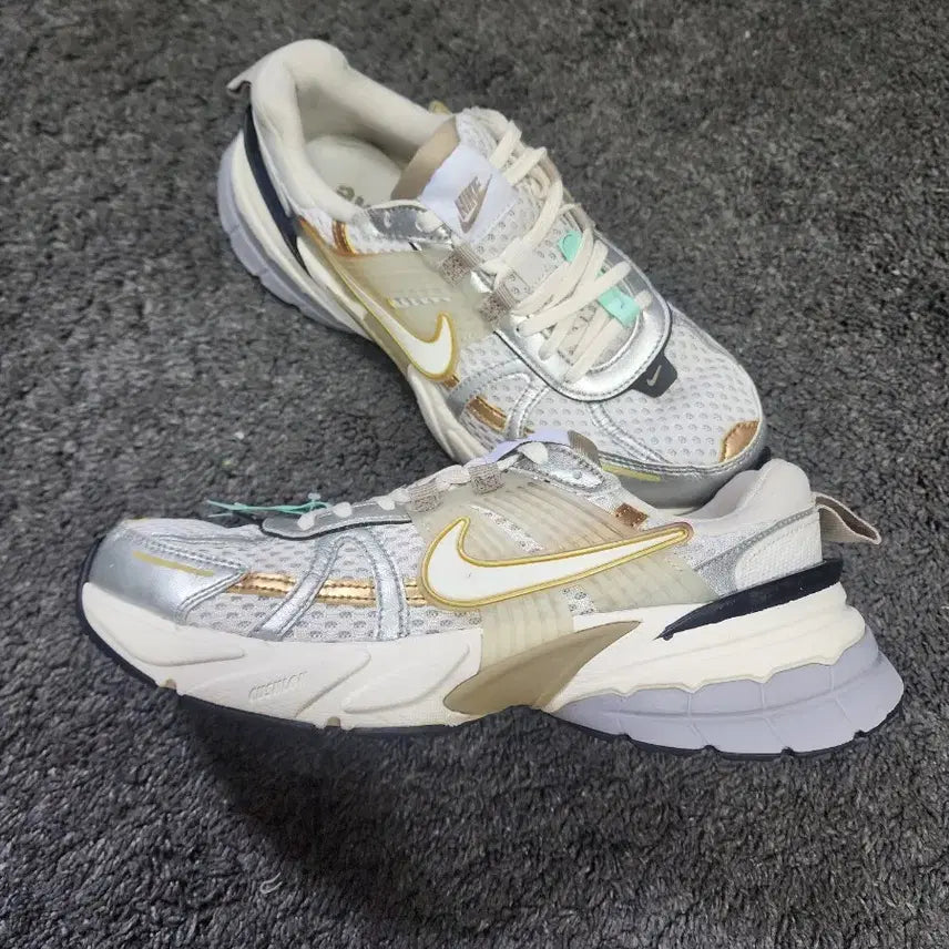 [BUNJANG] Nike V2K Run Shoes (255mm) / 나이키 V2K 런  255사이즈