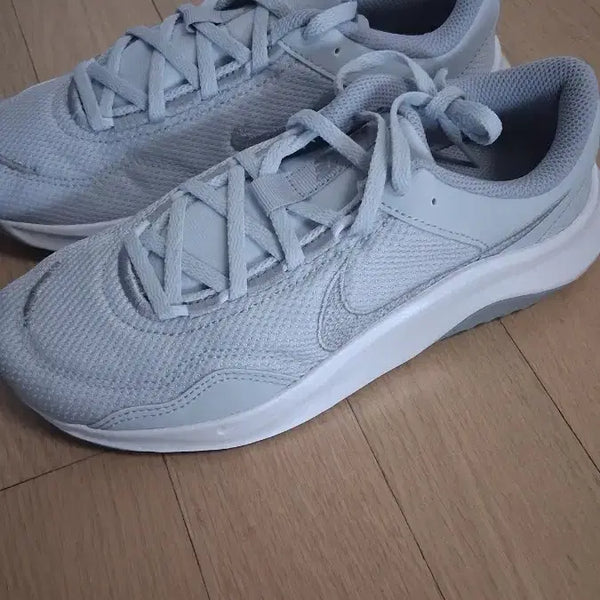 [BUNJANG] Nike Women's Sneakers - Size 240 - New / 나이키 여자 운동화 240사이즈 새상품 판매합니다!