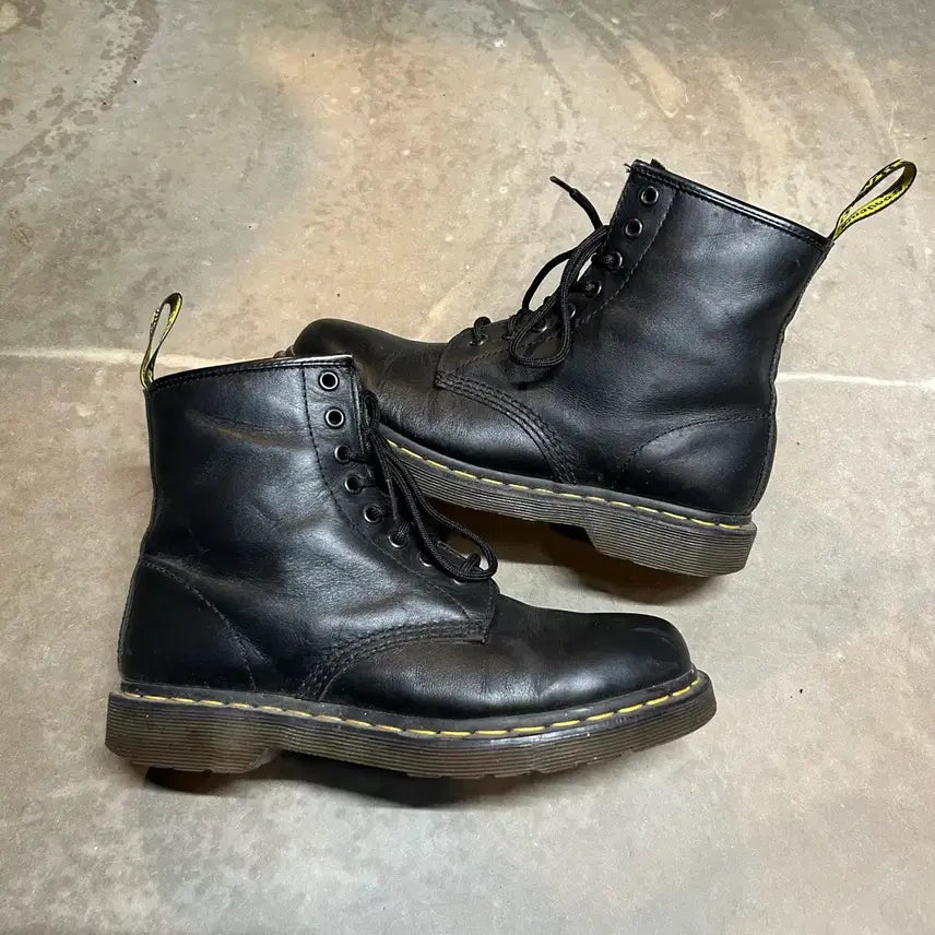 [BUNJANG] Dr. Martens 1460 8-Eye Napa Black Leather Boots / 250) 닥터마틴 1460 8홀 나파 블랙 가죽 부츠