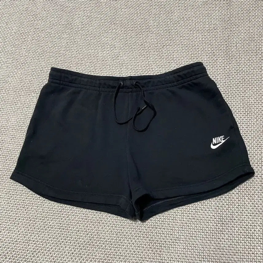 [BUNJANG] Nike Swoosh Women's Shorts XL / XL 나이키 스우시 여성 숏 반바지 B.8185