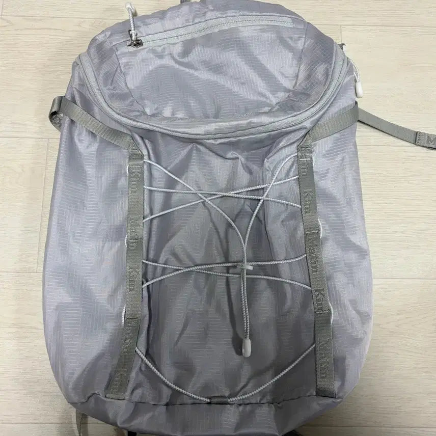 [BUNJANG] Matinkim Airy Rover Backpack Grey / 마뗑킴 에어리 로버 백팩 그레이