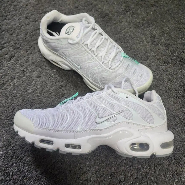 [BUNJANG] Nike Air Max Plus White Shoes Size 280 / 나이키 에어맥스 플러스 화이트  280사이즈