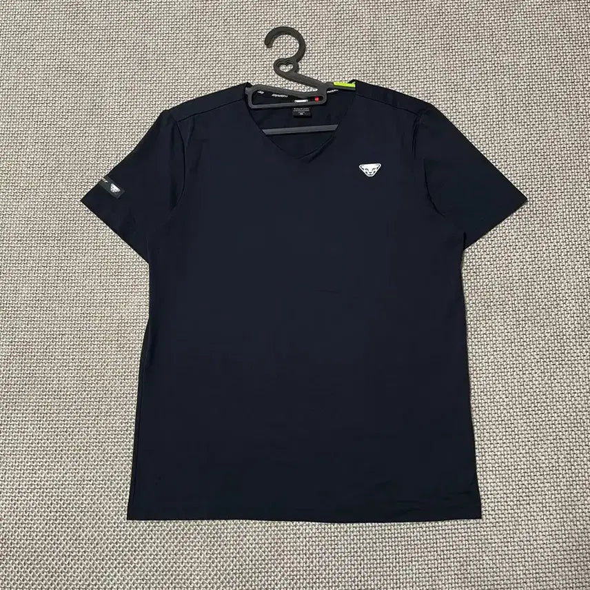 [BUNJANG] Dynafit V-Neck Performance Short Sleeve T-Shirt M / M 다이나핏 브이넥 기능성 반팔티 B.8193