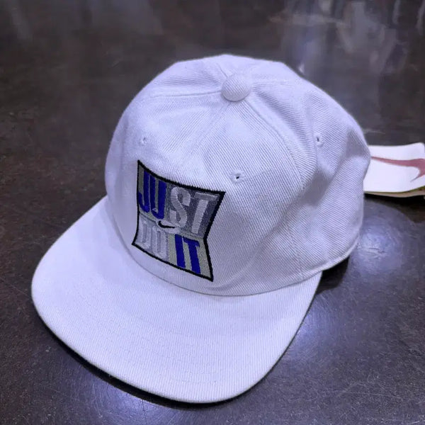 [BUNJANG] Nike 90's Old School Just Do It Embroidered Cap Hat White / 나이키 90's 올드스쿨 저스트두잇 자수 캡 모자 화이트