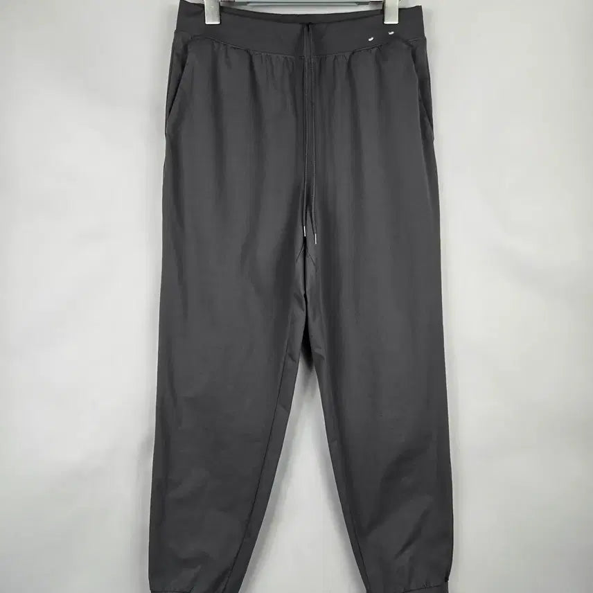 [BUNJANG] Uniqlo Women's Jogger Pants (Size L) - Light Functional Fabric, Dark Grey / [무료배송]유니클로 L 여성 얇은 기능성 조거 팬츠 바지 진그레이