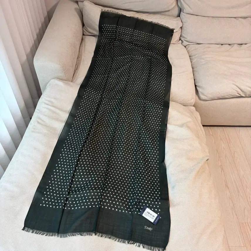 [BUNJANG] Drake's Polka Dot Wool Scarf Green / 드레익스 폴카 닷 스카프 그린