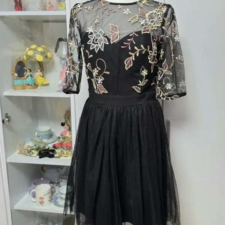 [BUNJANG] Little Mistress Embroidered See-Through Dress / 영국 브랜드 Little Mistress 자수 시스루 원피스