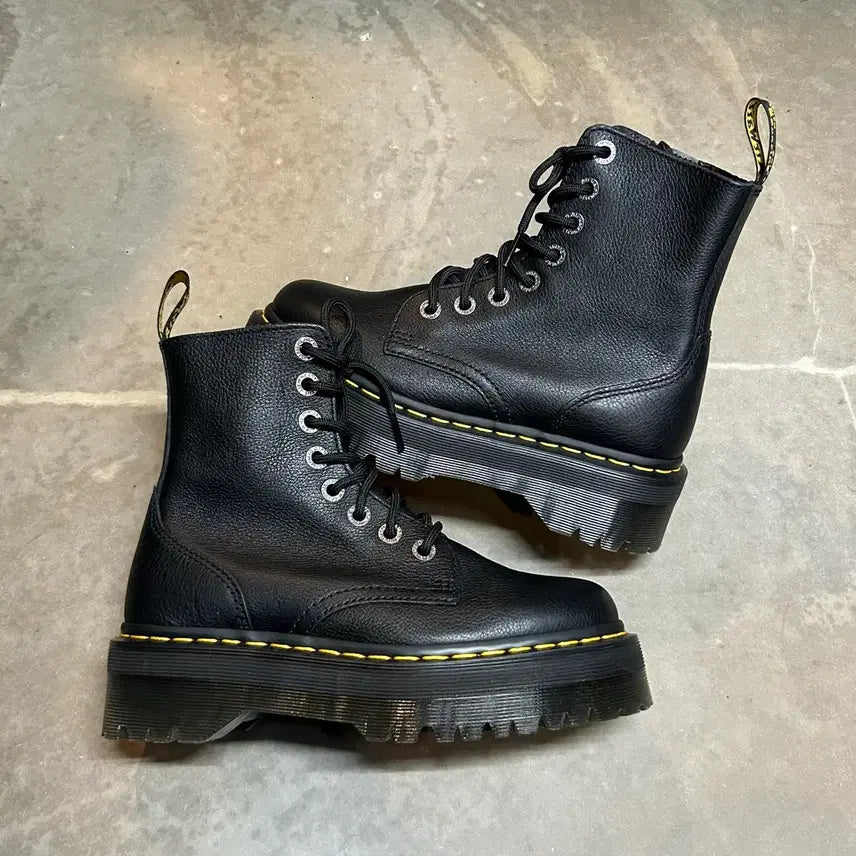 [BUNJANG] Dr. Martens JADON III Pisa Leather 8-Hole Platform Boots / 240) 닥터마틴 제이든 3 피사 레더 플랫폼 8홀 부츠