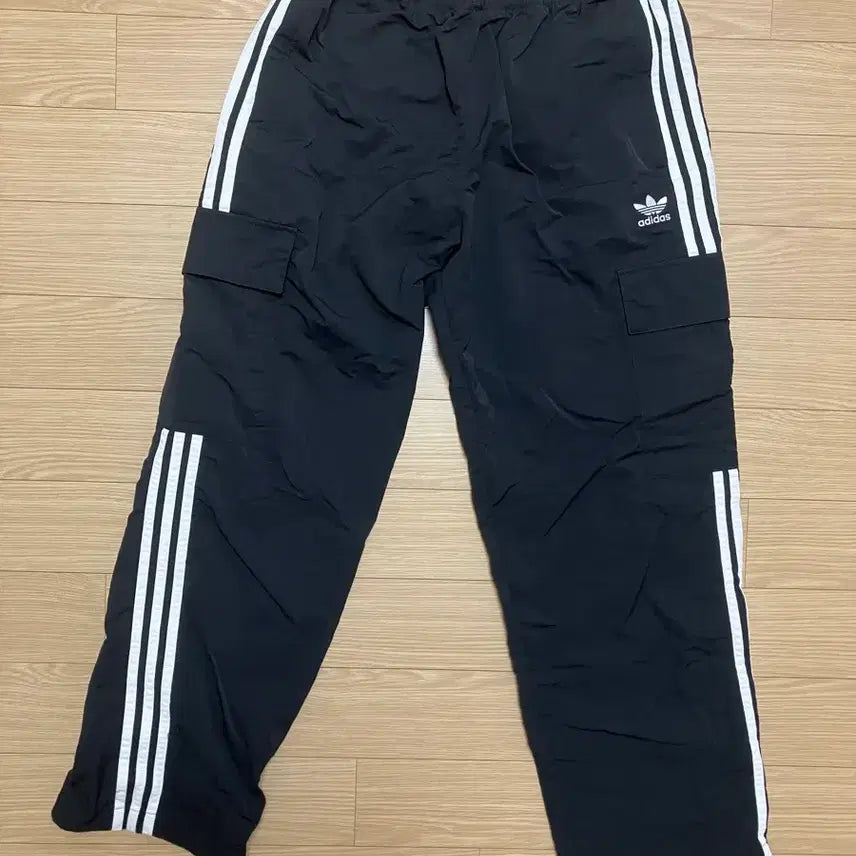 [BUNJANG] Adidas Three-Stripes Cargo Pants / 아디다스 삼선 카고 팬츠
